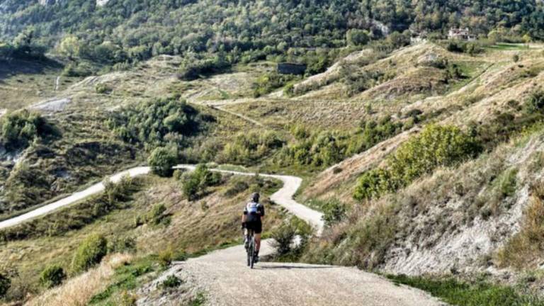 Natura e libertà, il mondo Gravel alla conquista del cicloturismo
