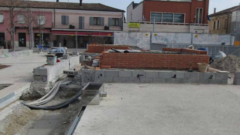Gambettola, piazza Pertini riaperta ed aprile