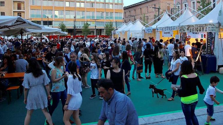 Cesena, al festival del cibo di strada il Green Pass c'è ma non si vede