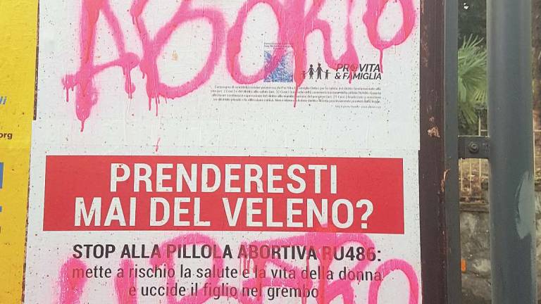 Cesena, i manifesti contro la pillola abortiva non saranno tolti