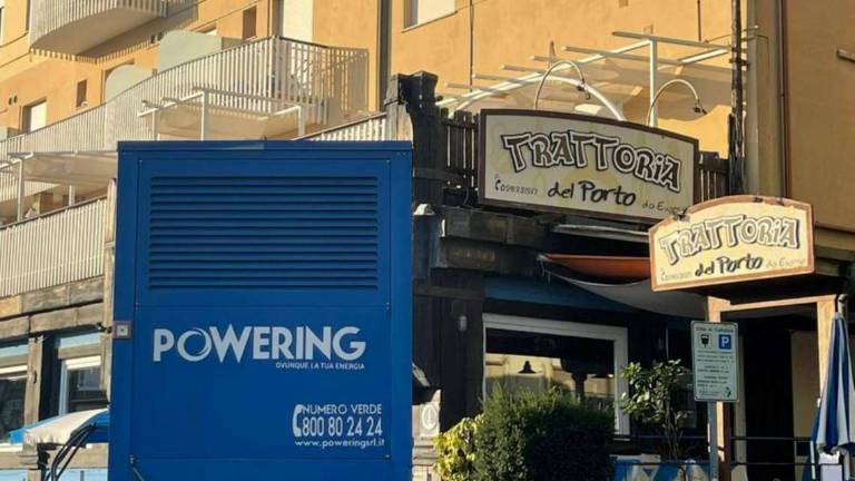 Cattolica, black out di due ore: locali e negozi furibondi