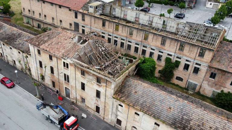 Maltempo: crolli dal tetto dell'area Sacta a Gambettola