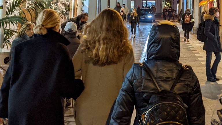 Cesena, shopping natalizio ripartito in quarta ma spettro stop