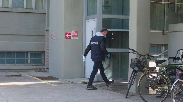 Spaccata all'Agenzia delle Entrate di Ravenna: c'è un sospettato