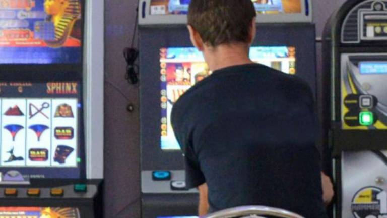 Imola, 500 euro ai locali che dismettono le slot