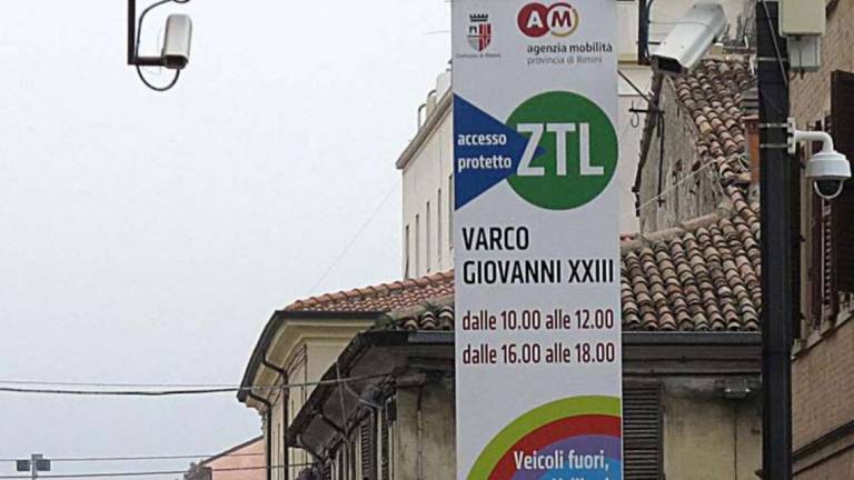 Centro di Rimini. Telecamere da spostare e permessi online