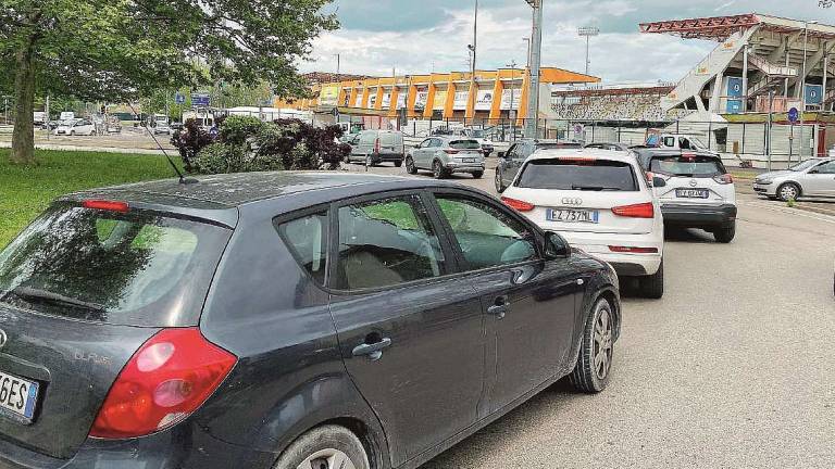 Asfaltature e ponte chiuso: traffico ko a Cesena