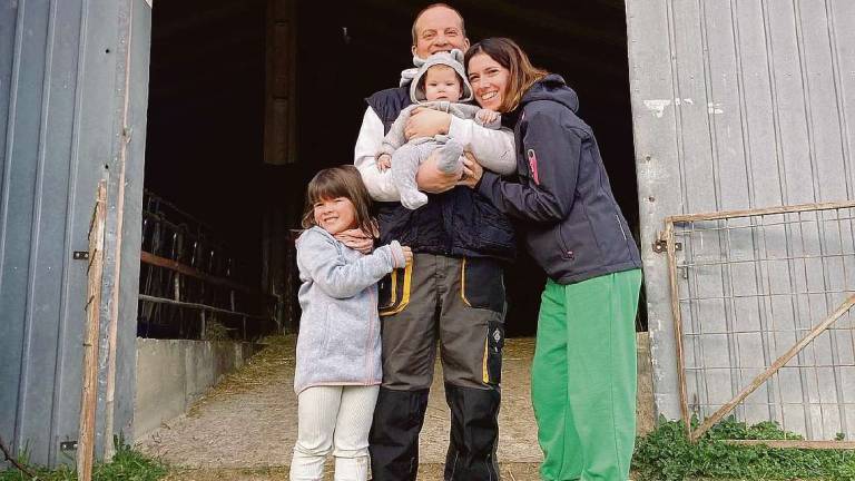 Sant'Agata Feltria, isolati dopo la frana per giorni con due bambini