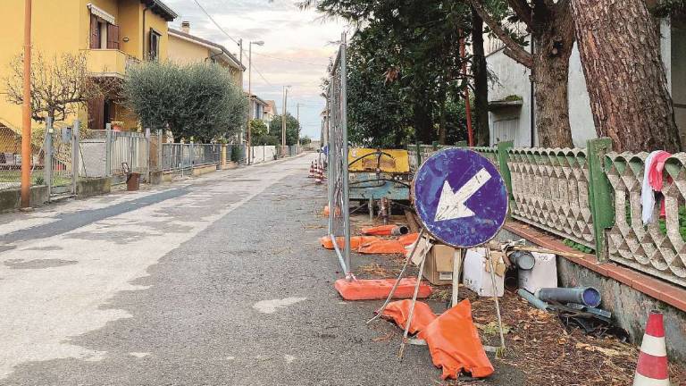 Cesena, lavori reti gas a passo di lumaca: proteste e difesa
