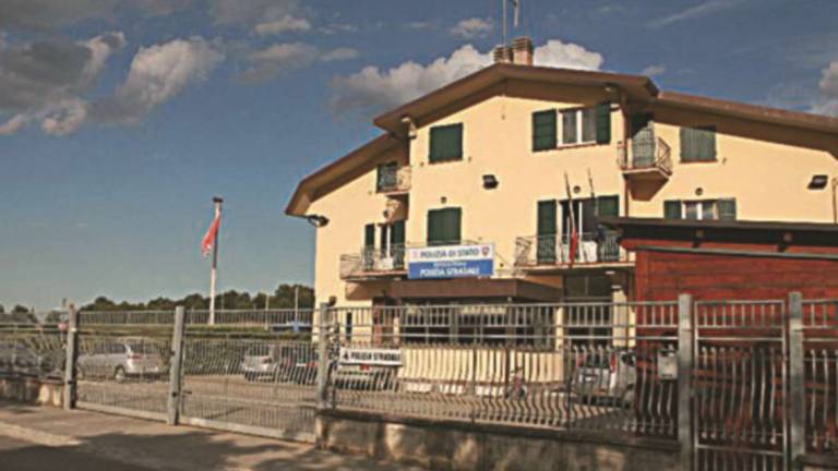 Regali per controlli più morbidi: iniziato il processo a 28 agenti della Polstrada di San Piero in Bagno