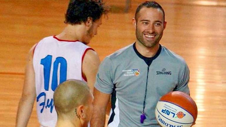 Forlì, l'arbitro Edoardo Ugolini promosso nella serie A di basket: Ci ho creduto e ce l'ho fatta