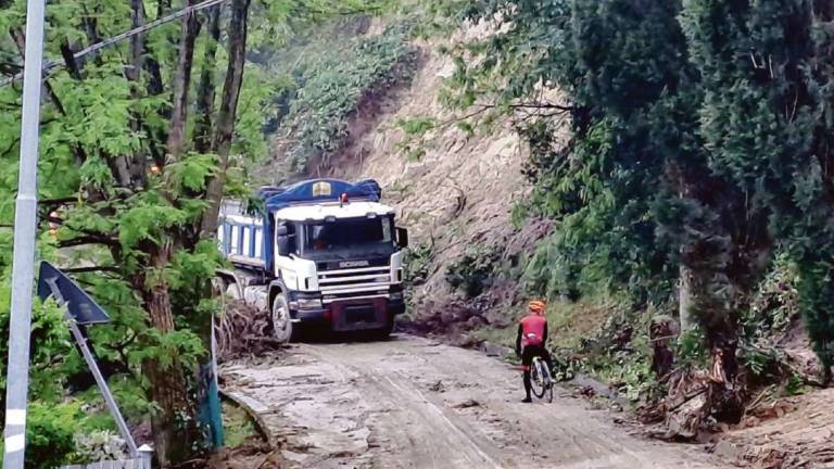 Valle Savio: Al lavoro sulle frane disturbati da ciclisti e curiosi
