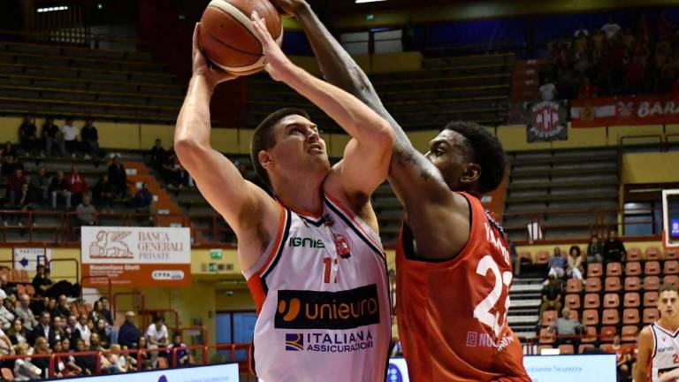 Basket A2: Unieuro, fuori Valentini e Adrian