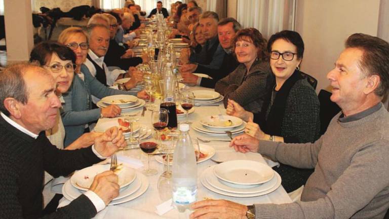 Longiano, stessi posti a tavola e stesso cibo: il pranzo di nozze come 40 anni fa