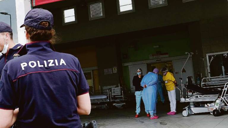 Rimini. Pazienti furiosi in pronto soccorso. Rabbia e minacce ai medici: So dove abiti