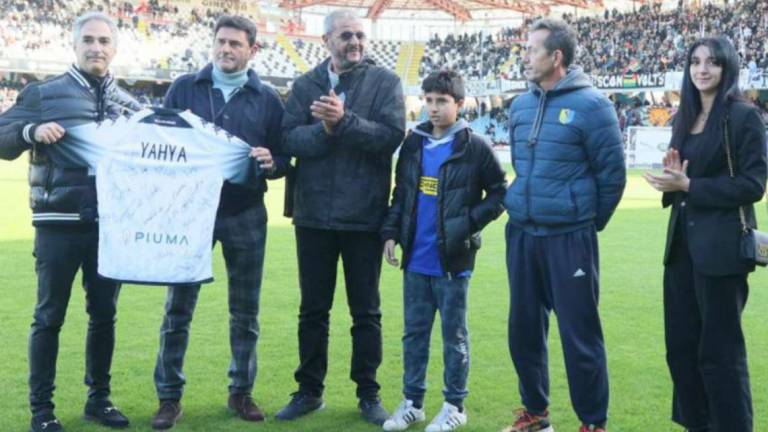 I tifosi di Cesena e Ancona uniti negli applausi a Yahia, morto a 7 anni