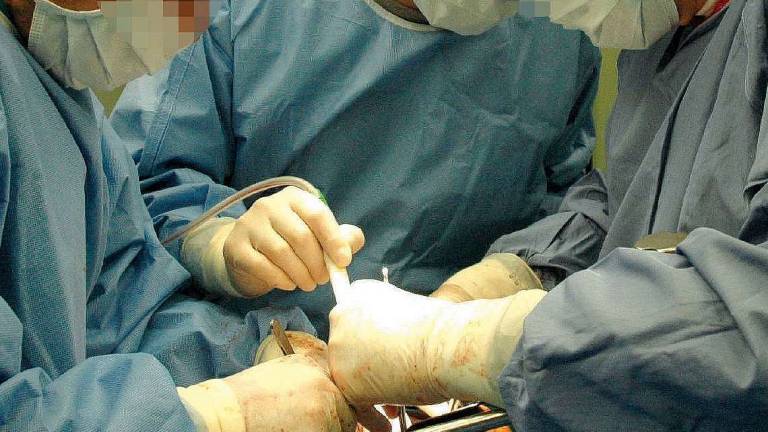 Cotignola, paraplegica dopo intervento: 5 medici indagati