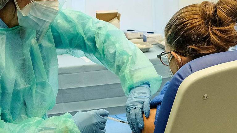 Cesena: ricoverati i no vax o le persone vaccinate da più di 6 mesi