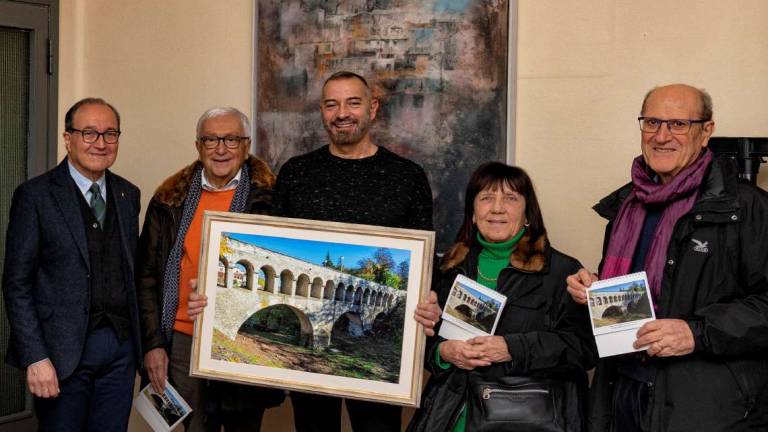 Civitella, stampa fotografica donata al sindaco