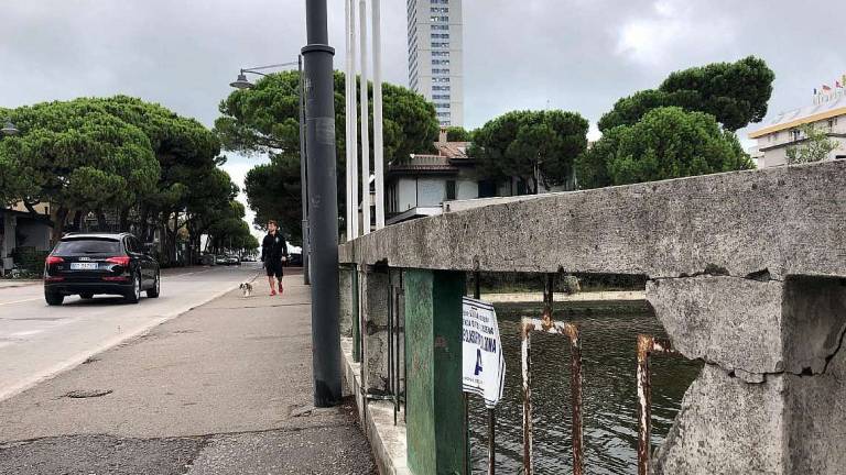 Cesenatico, carenze strutturali al ponte di viale Roma