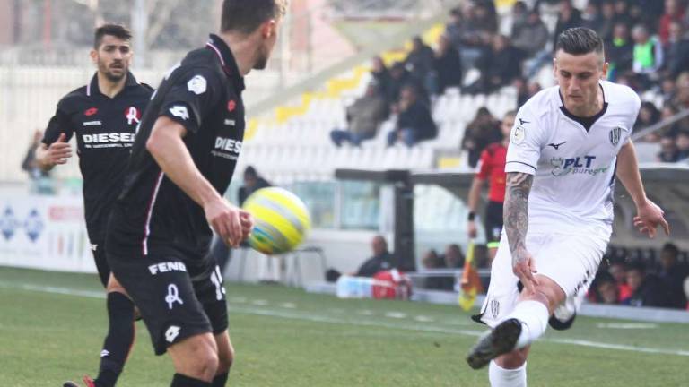 Calcio C, l'addio di Valeri: «Un privilegio giocare a Cesena»