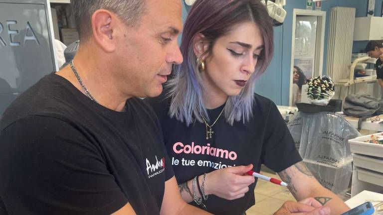 Rimini, hai fatto spese in Sud America: coiffeur nel mirino degli hacker su Facebook
