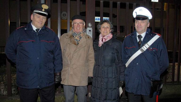 Taglia l'albero e gli crolla addosso, muore ex carabiniere di Forlì