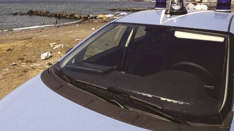 Ravenna, 14enne abusata al mare: 4 giovani indagati