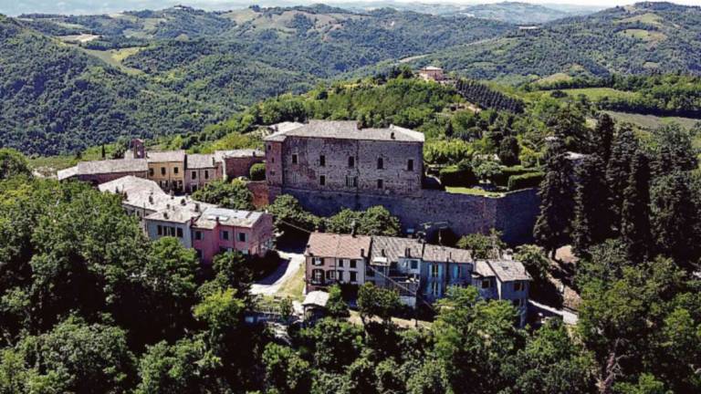 Monteleone: l'idea delle rose sulle frane crea tensioni