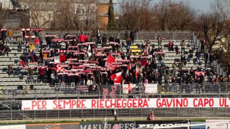 In 500 alla cena in memoria di Gavino, storico ultras del Rimini tradito dal cuore sugli sci