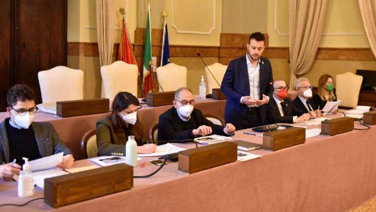 Imola, come aumentano le indennità per sindaco e amministratori