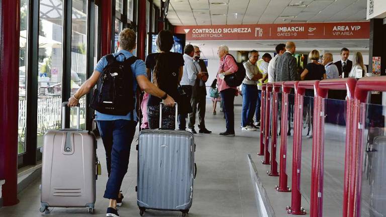 Forlì. Aeroporto: ritardi e cancellazioni al Ridolfi, estate di disagi