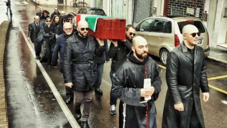 Cesena, finto funerale all'unione civile: tutti condannati