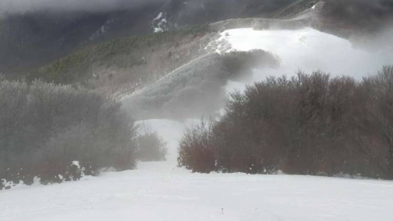 Campigna, pienone nei rifugi, ma si scia solo dall'8