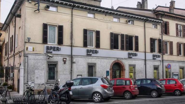 Ravenna, chiude una banca a Borgo San Rocco. Caso in consiglio