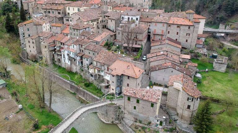 Covid, boom di contagi in rsa a Portico: la rabbia del sindaco