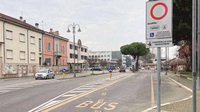 Cesena, multe ingiuste ai taxi: corsia bus permessa anche ad altri