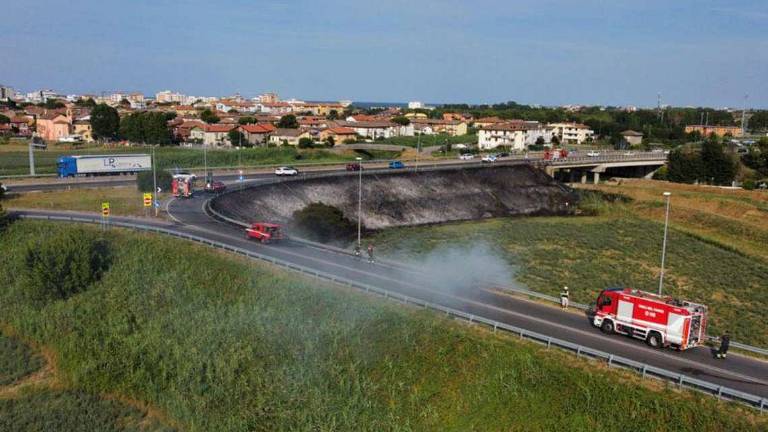 Due incendi in poche ore: a Gatteo a fuoco seimila metri quadrati