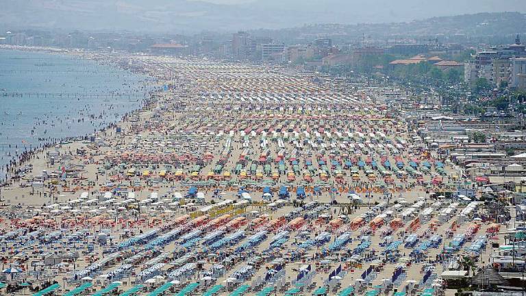 Rimini e gli stabilimenti balneari, mercato fermo: Arrivano richieste da Sicilia e Campania