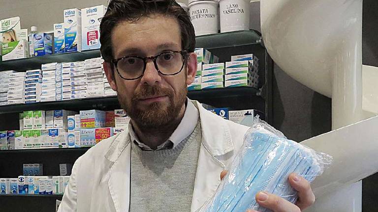 Green pass. Rimini, i farmacisti: file infinite, così non si lavora