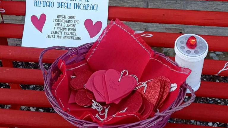 Ravenna, una candela e un cuore per ricordare Elisa Bravi