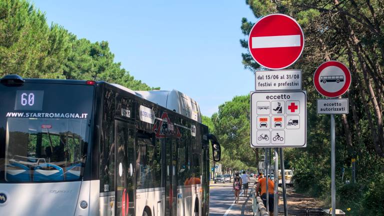Marina di Ravenna, nel fine settimana attiva la telecamera nella corsia riservata