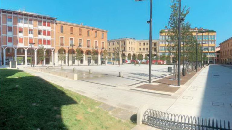 Cesena, ritardi in piazza della Libertà: penale per la ditta