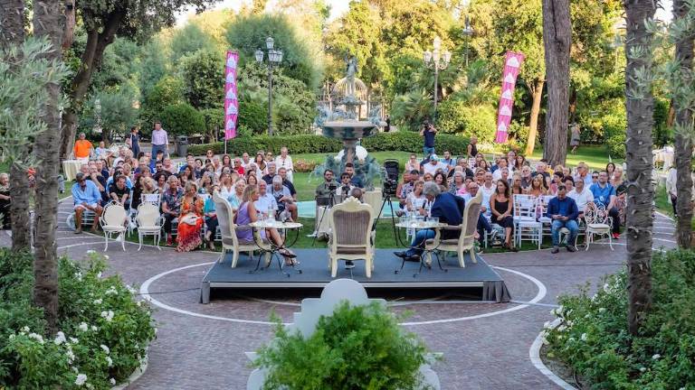 Rimini, Stefania Sandrelli mercoledì ai Salotti di Simona Ventura al Grand Hotel. Al via 12 serate fino al 10 agosto