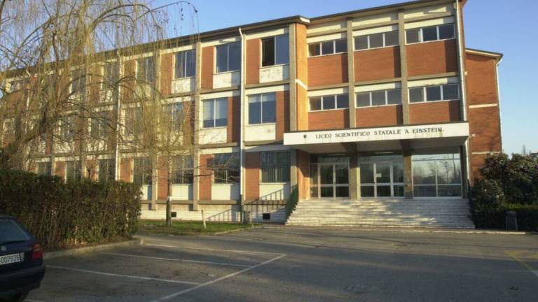 Coronavirus: due classi di un liceo di Rimini non vanno a scuola