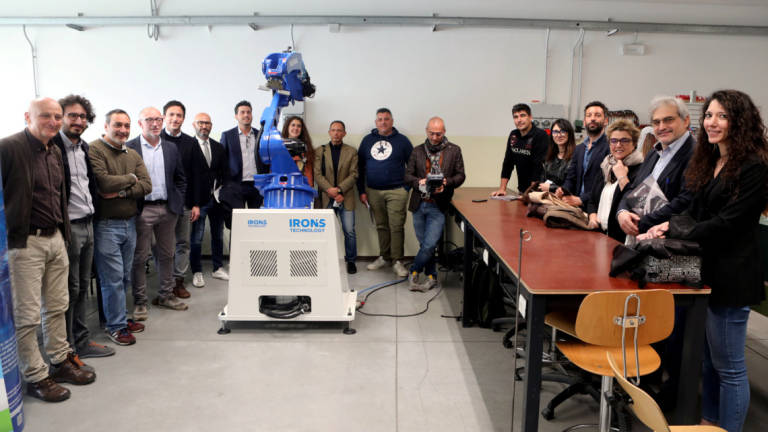 Cesena, un laboratorio di robotica per gli studenti del Comandini