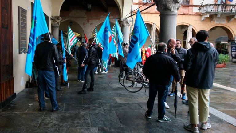 Ravenna, presidio sindacale dopo la morte sul lavoro al Sapir: “La sicurezza torni al centro” - Gallery