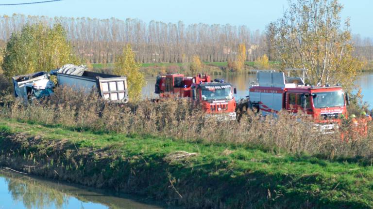 Ravenna, incidente: tragico frontale tra due camion, un morto e un ferito gravissimo