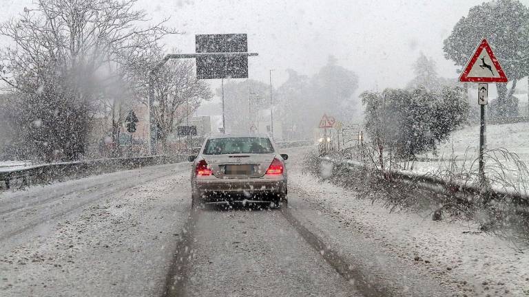 Rimini. Rischio neve, mezzi spargi sale in preallerta