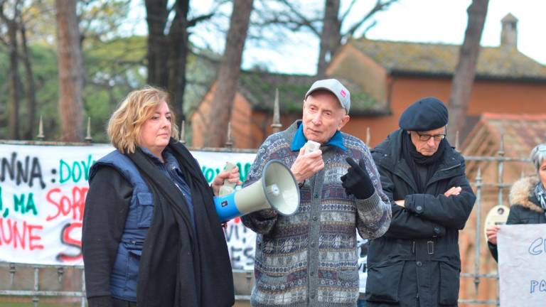 Ravenna, protesta contro il taglio degli alberi a Galla Placidia GALLERY
